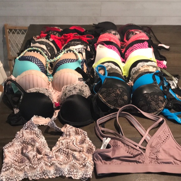 Victoria's Secret Other - HUGE bundle of AHHHMAZING Bras 32B Vs